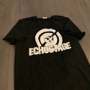 Echo stage tee